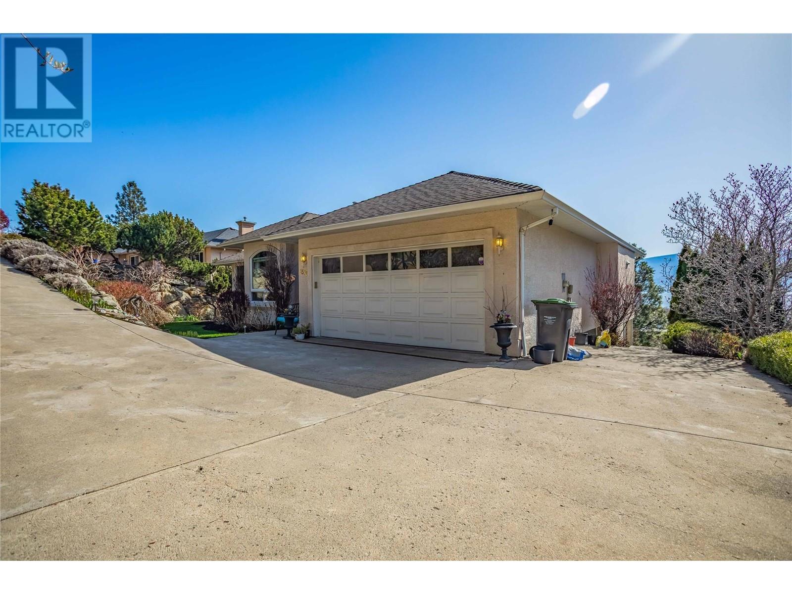  3576 Apple Way Boulevard, West Kelowna