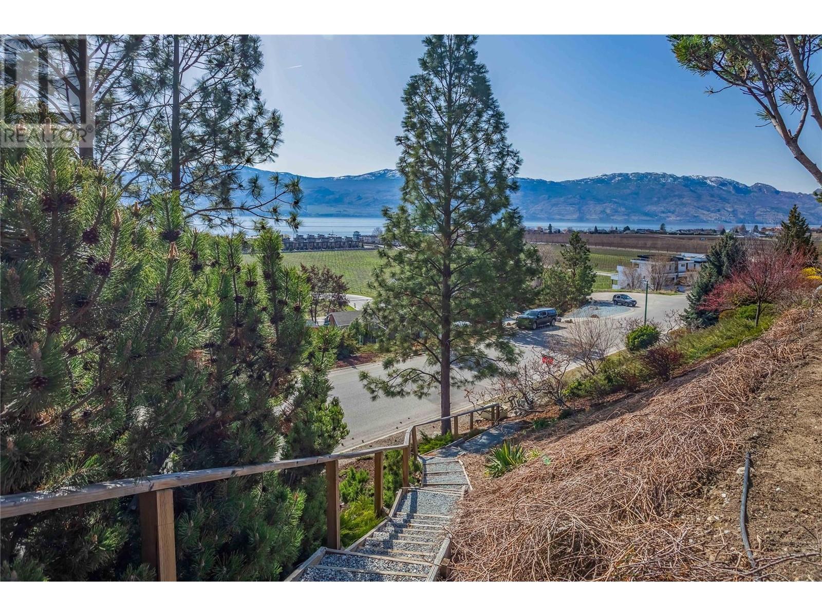  3576 Apple Way Boulevard, West Kelowna