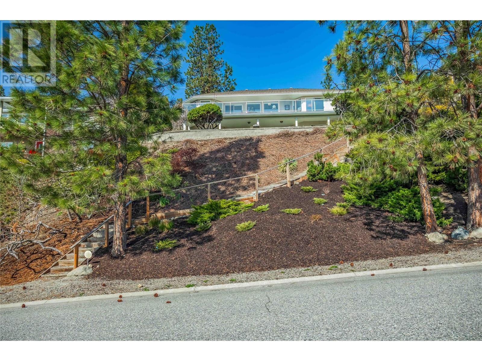  3576 Apple Way Boulevard, West Kelowna