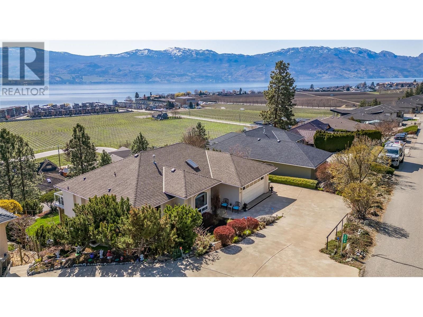  3576 Apple Way Boulevard, West Kelowna