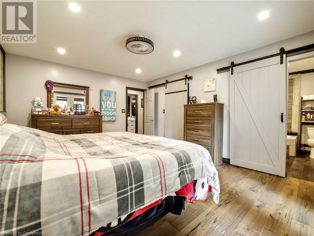 Photo 16 of 8 Westgate Circle, Brantford ON