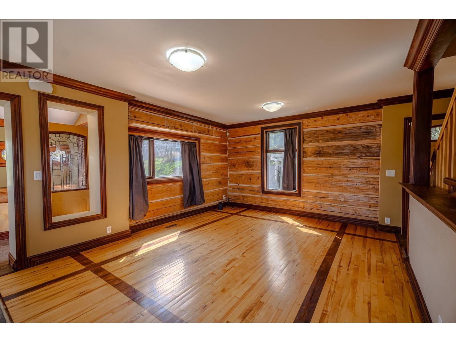 Photo 9 of 299 Seymour Street W, Kamloops BC