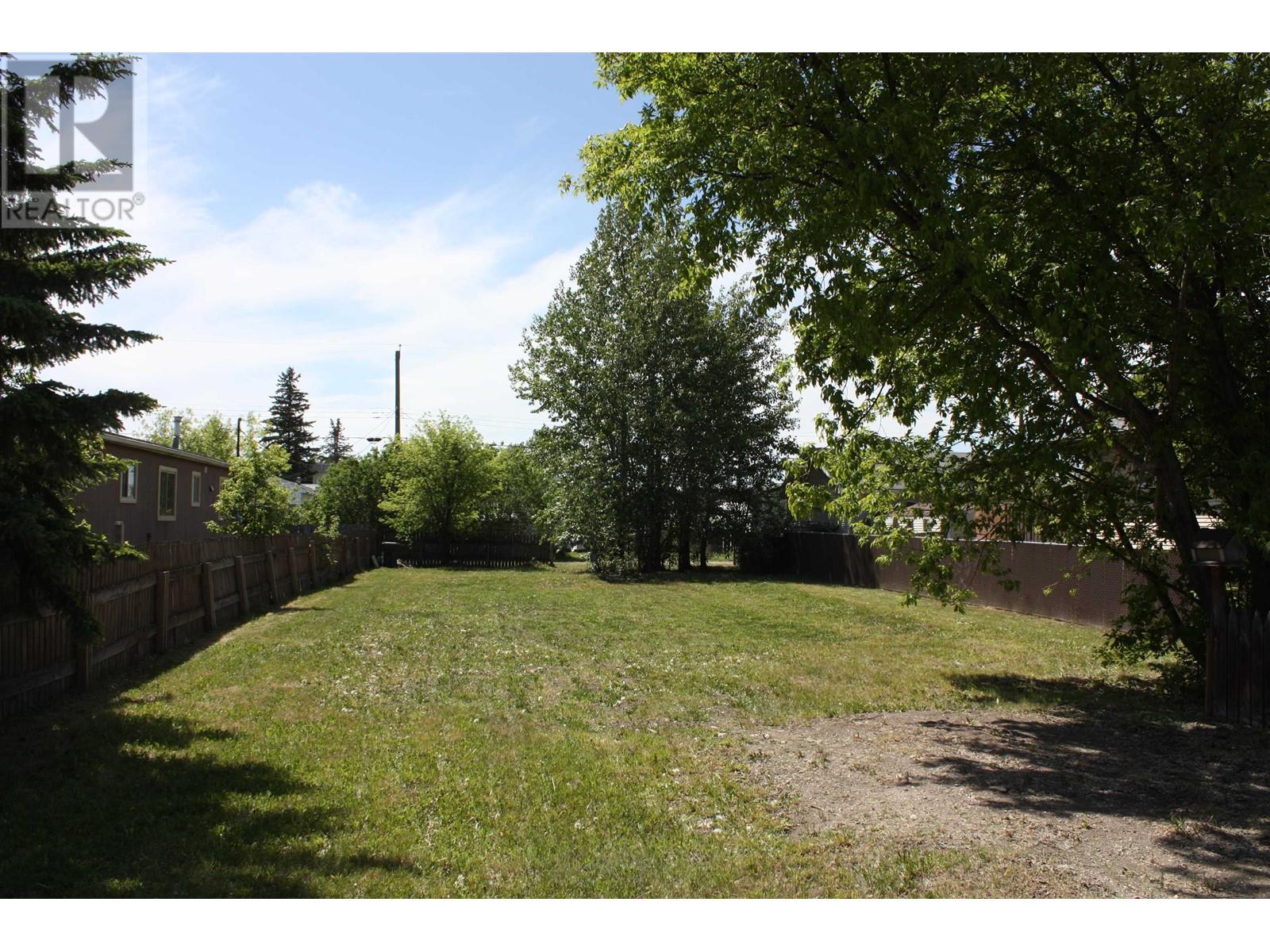 Photo 1 of 10524 101 Street, Taylor BC