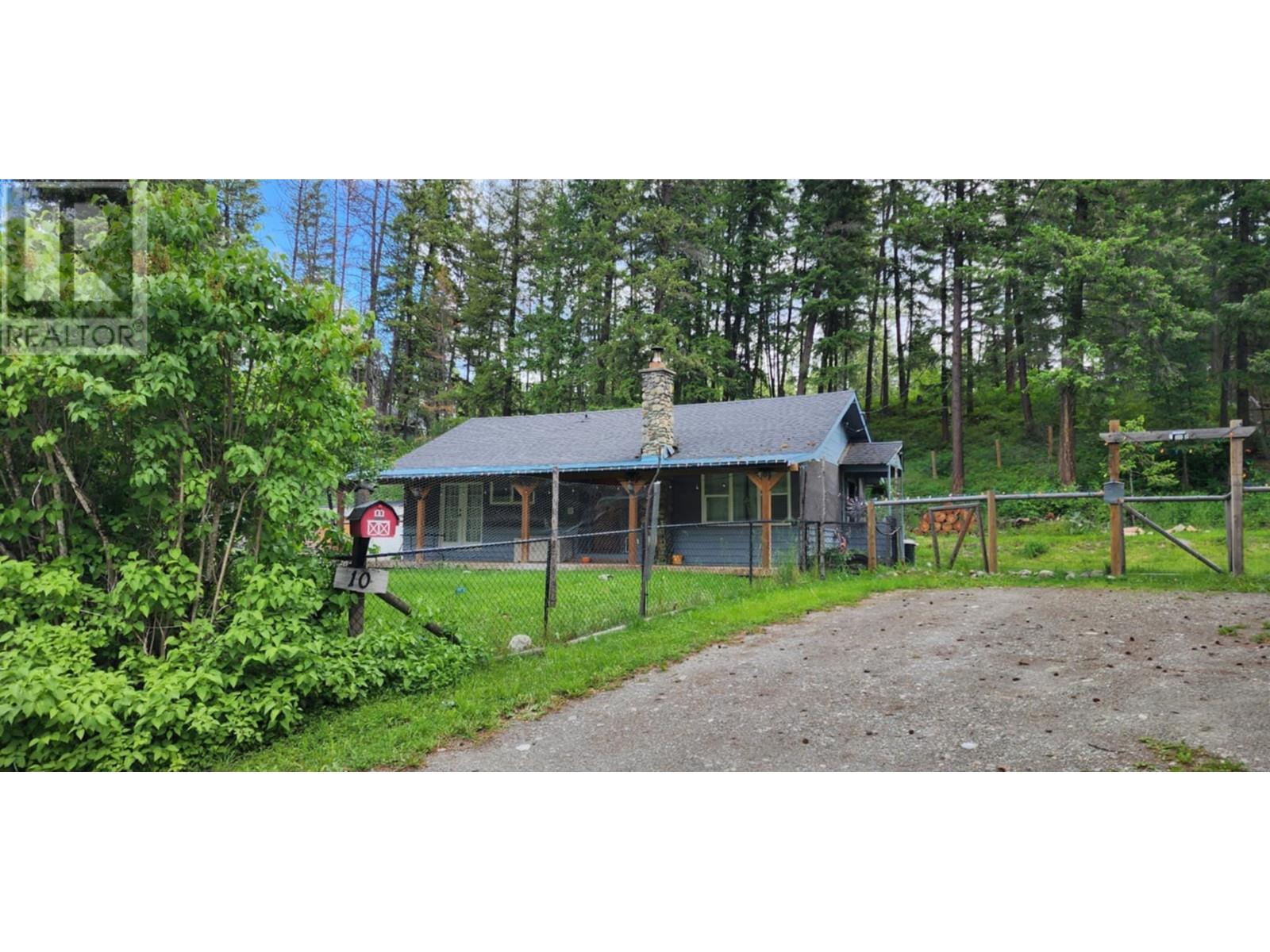 10 Chouinard Road, Cherryville