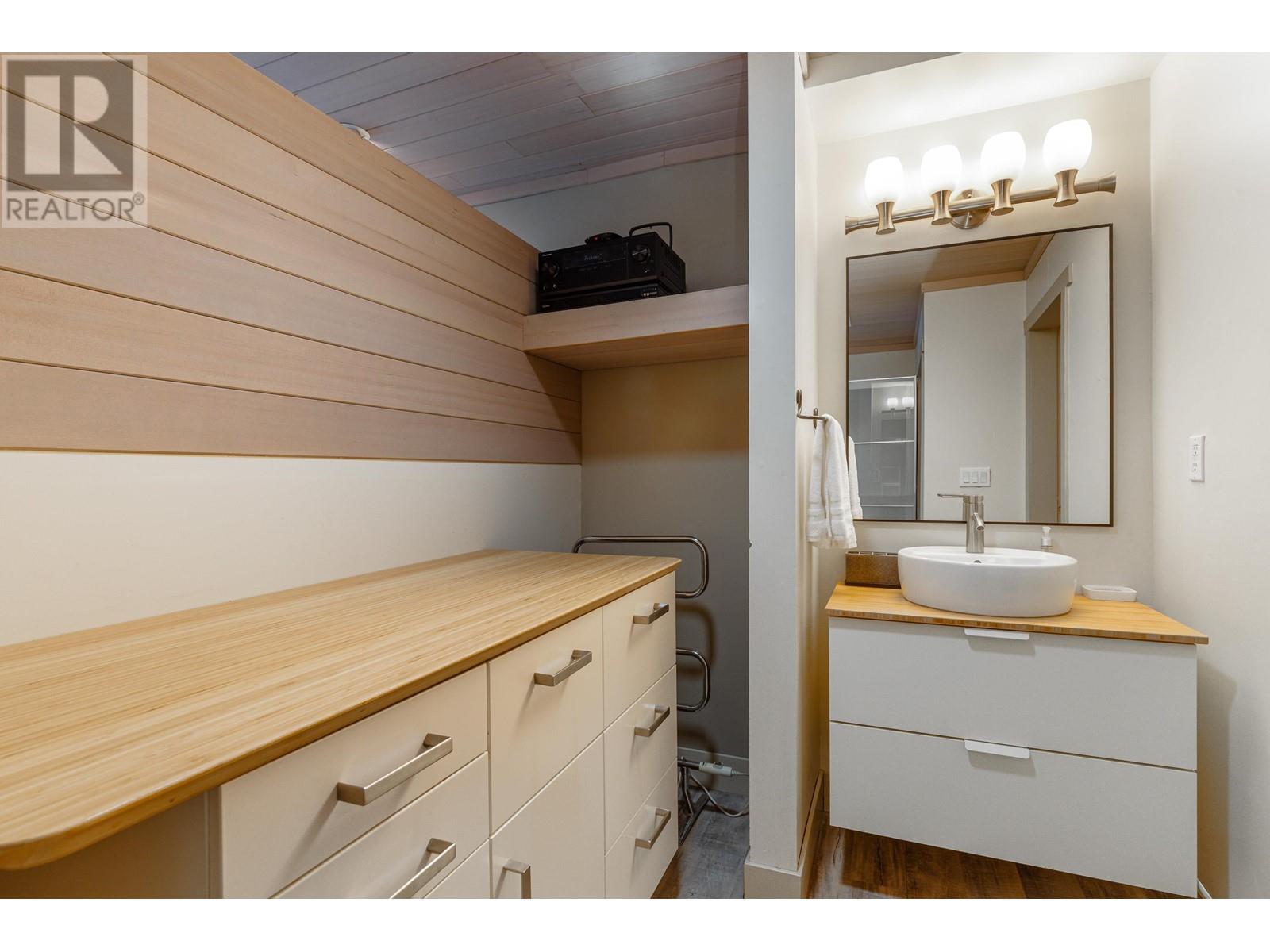 105 2021 KAREN CRESCENT, Whistler