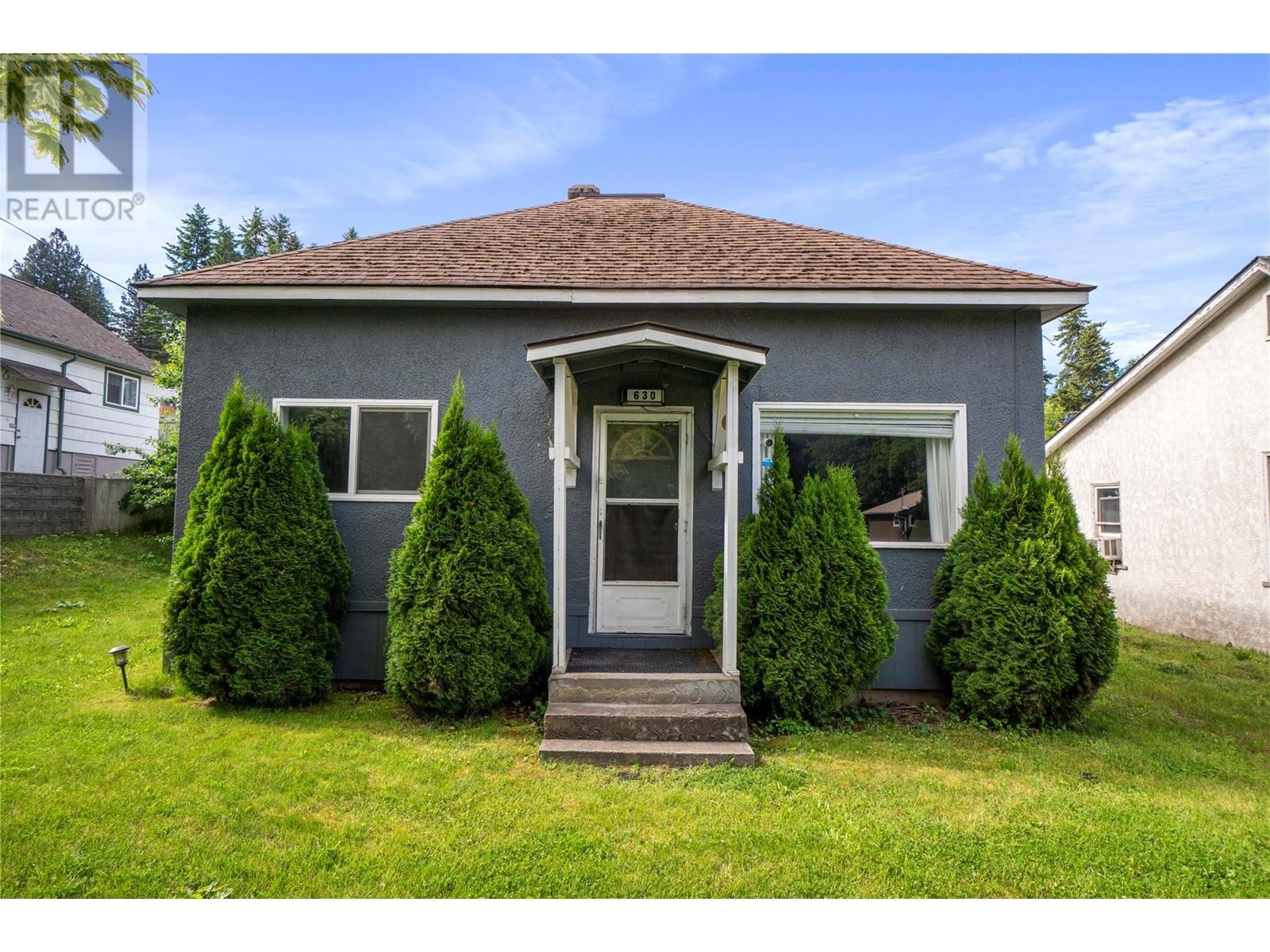 Photo 2 of 630 Okanagan Se Avenue, Salmon Arm BC