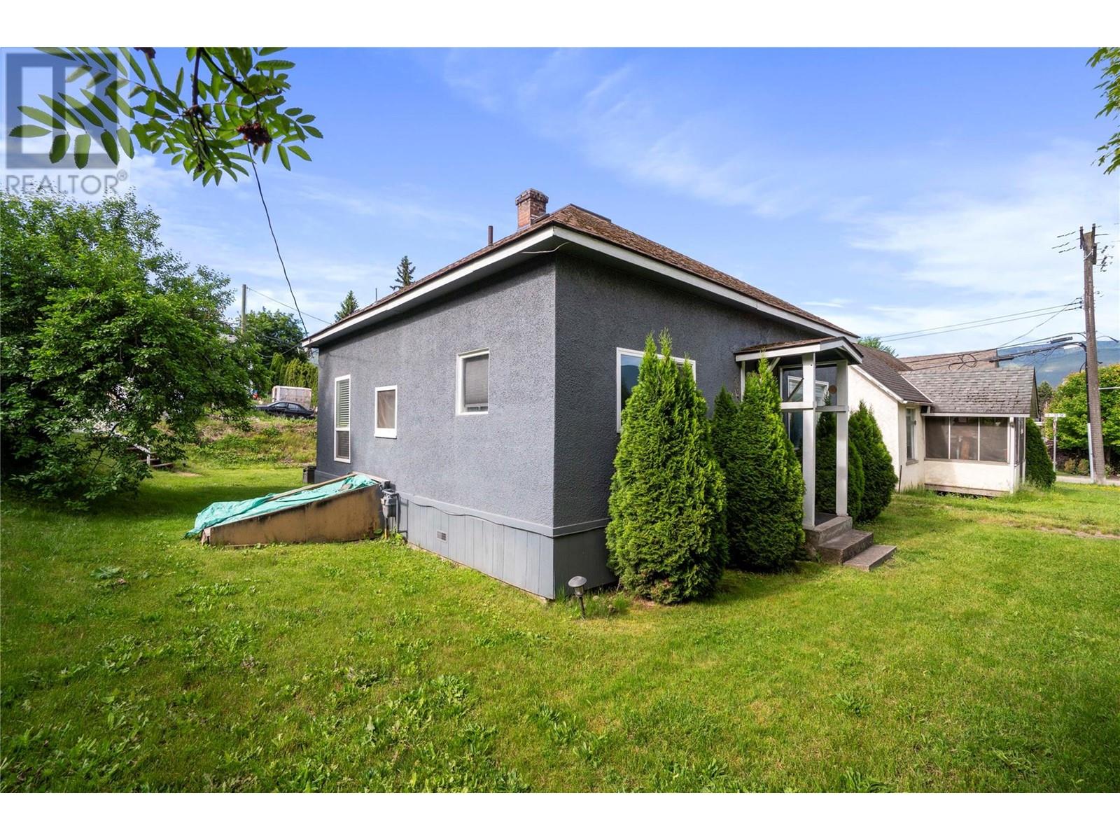 Photo 18 of 630 Okanagan Se Avenue, Salmon Arm BC