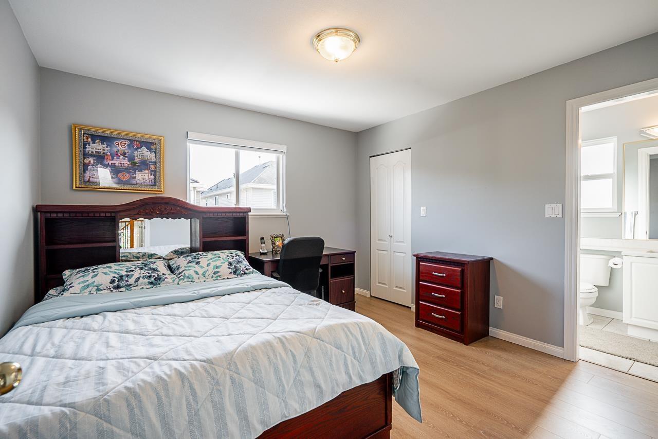Photo 27 of 12608 67 A Avenue, Surrey BC