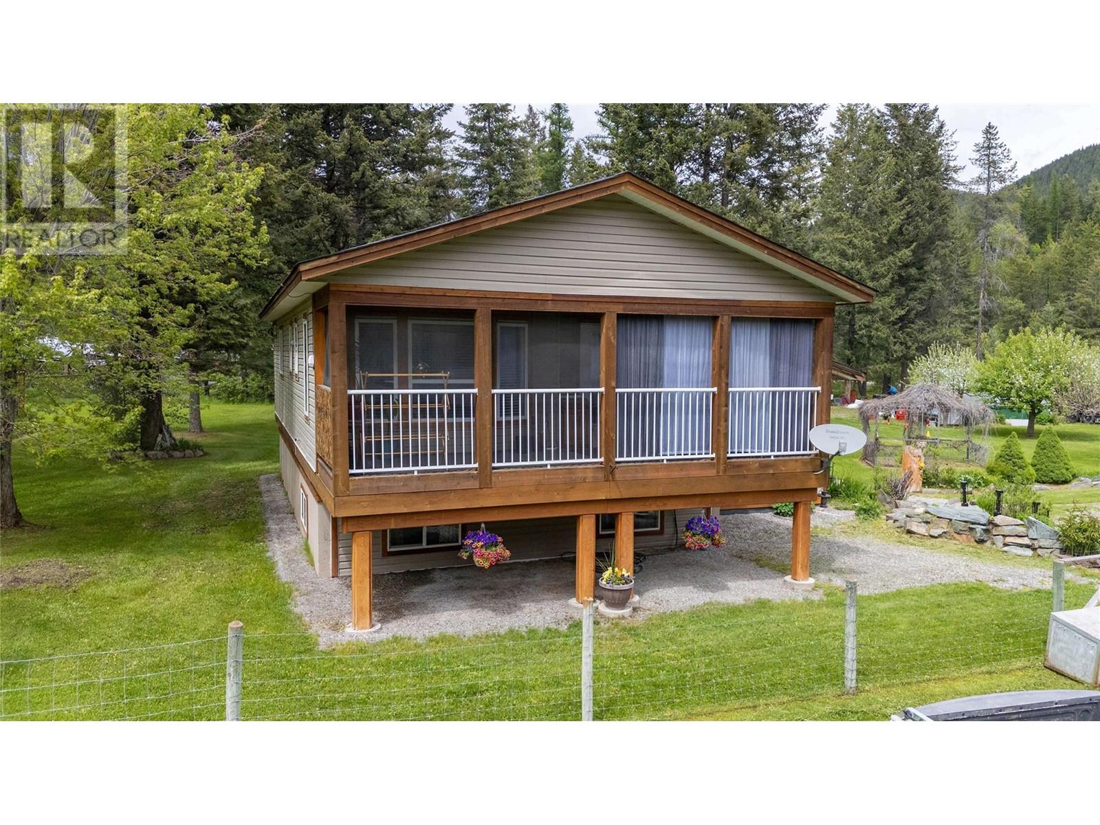 Photo 6 of 8201 Rock Creek Road, Galloway BC
