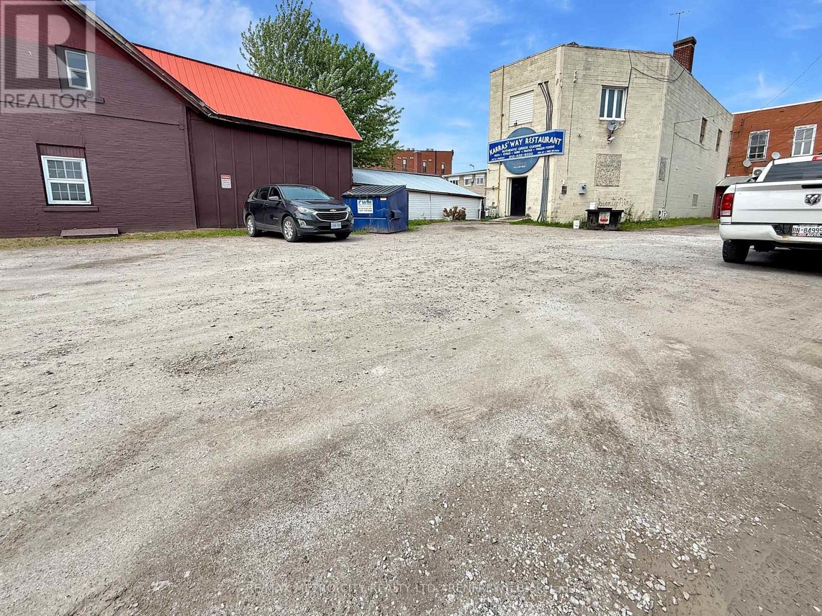 Photo 12 of 170 172 Raglan Street S, Renfrew ON