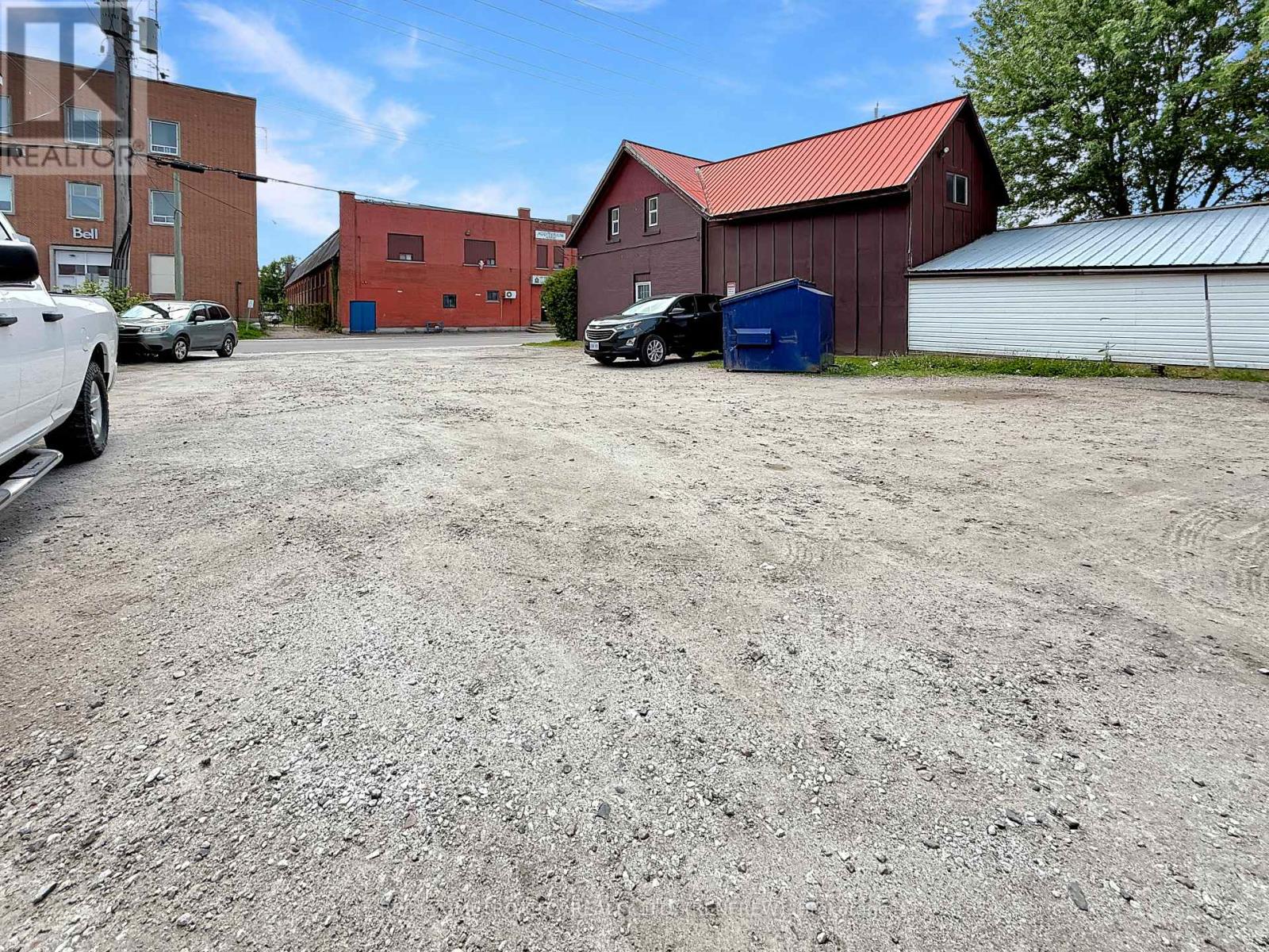 Photo 8 of 170 172 Raglan Street S, Renfrew ON