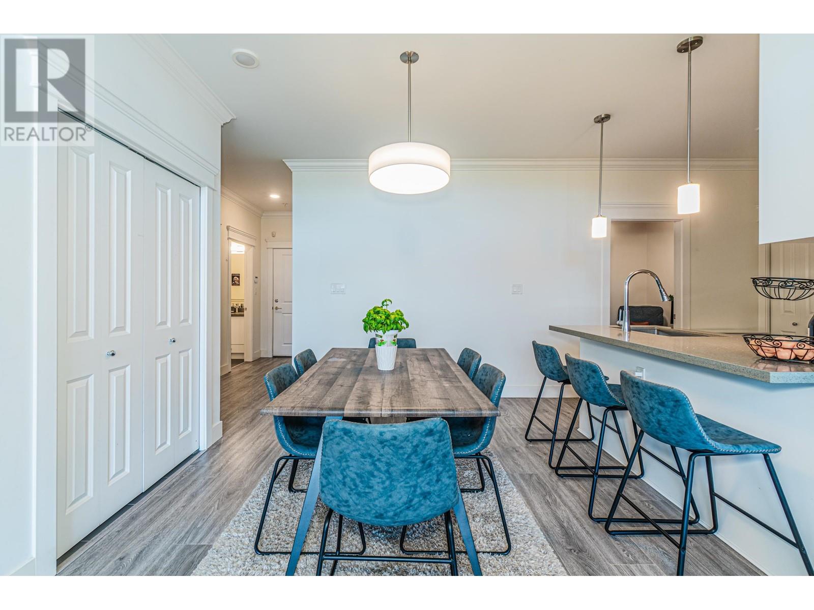 Photo 6 of 404 2389 Hawthorne Avenue, Port Coquitlam BC