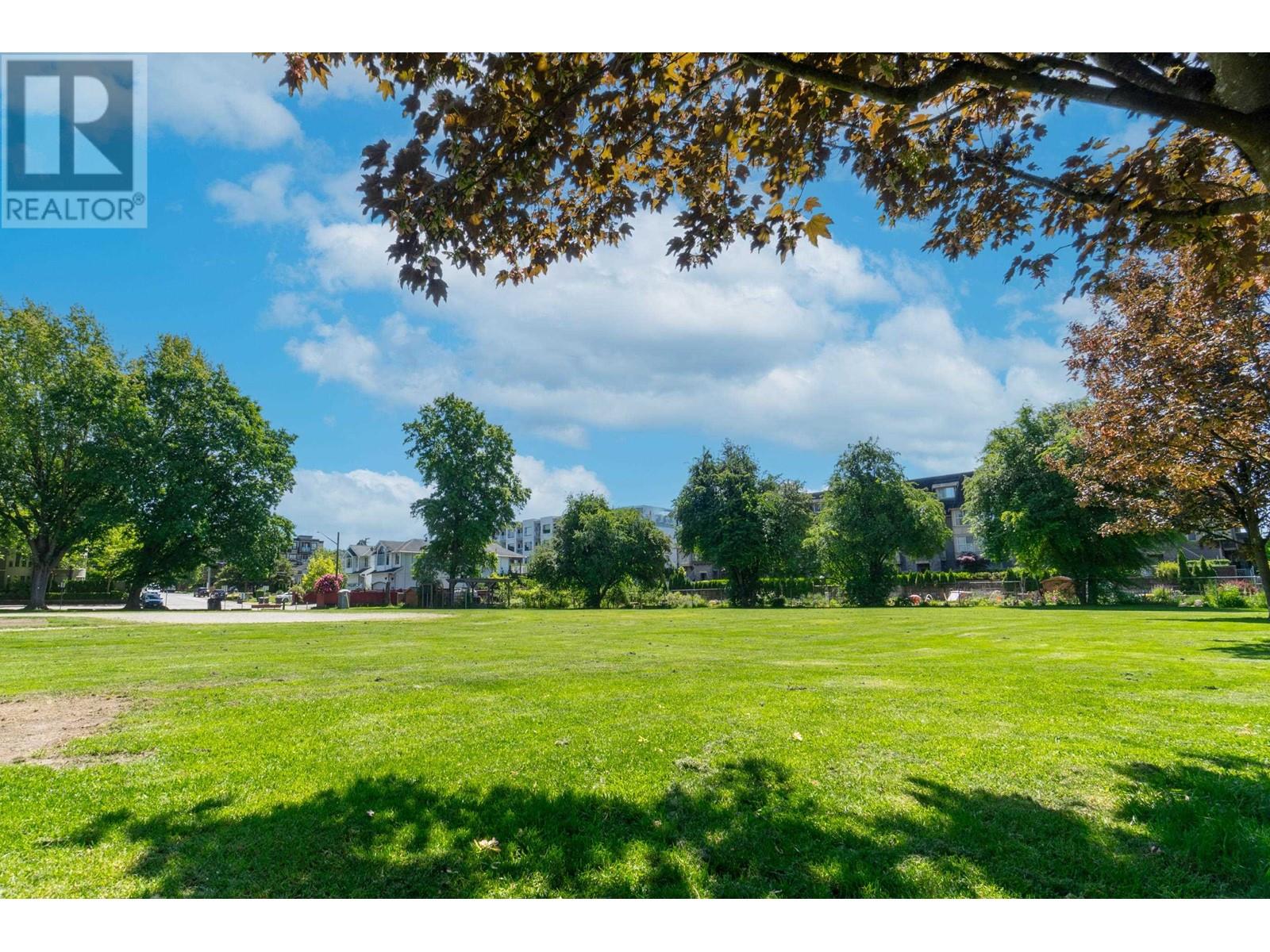 Photo 35 of 404 2389 Hawthorne Avenue, Port Coquitlam BC
