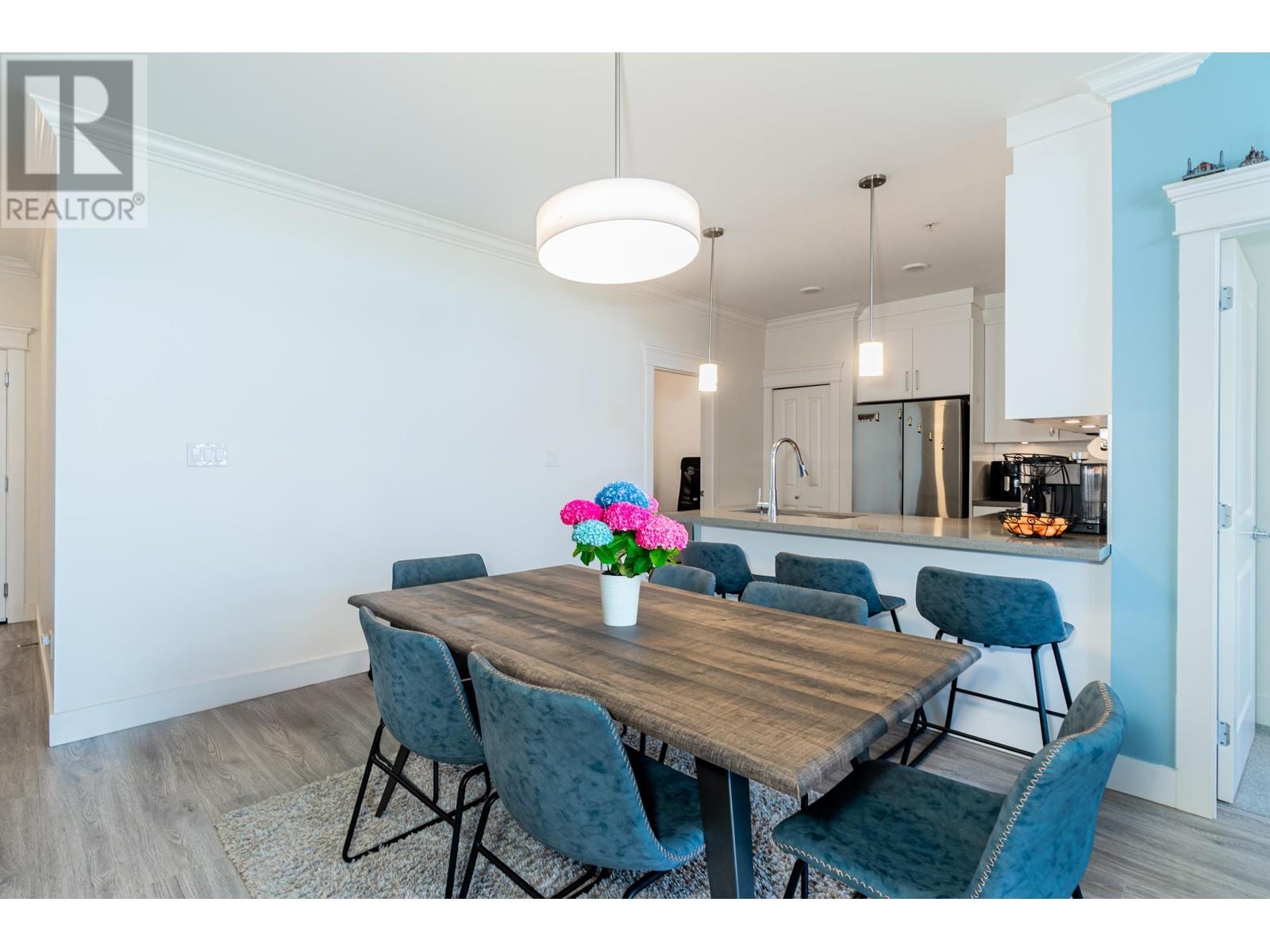 Photo 7 of 404 2389 Hawthorne Avenue, Port Coquitlam BC