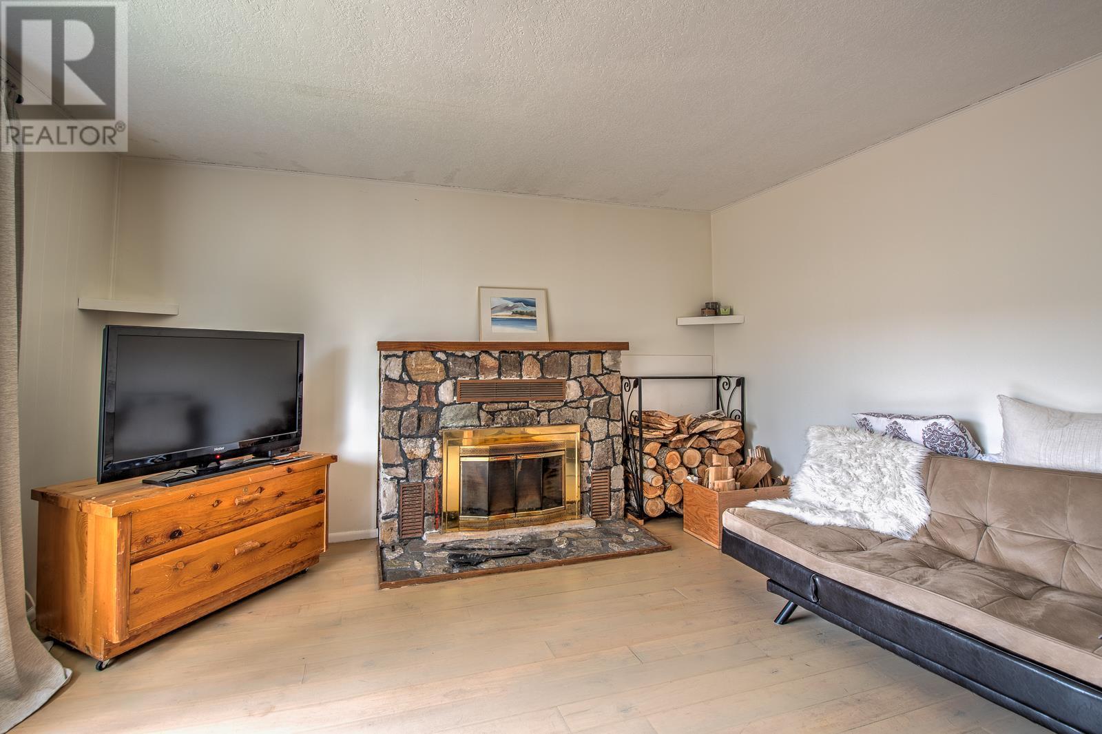 11 Gardom Lake Road, Enderby