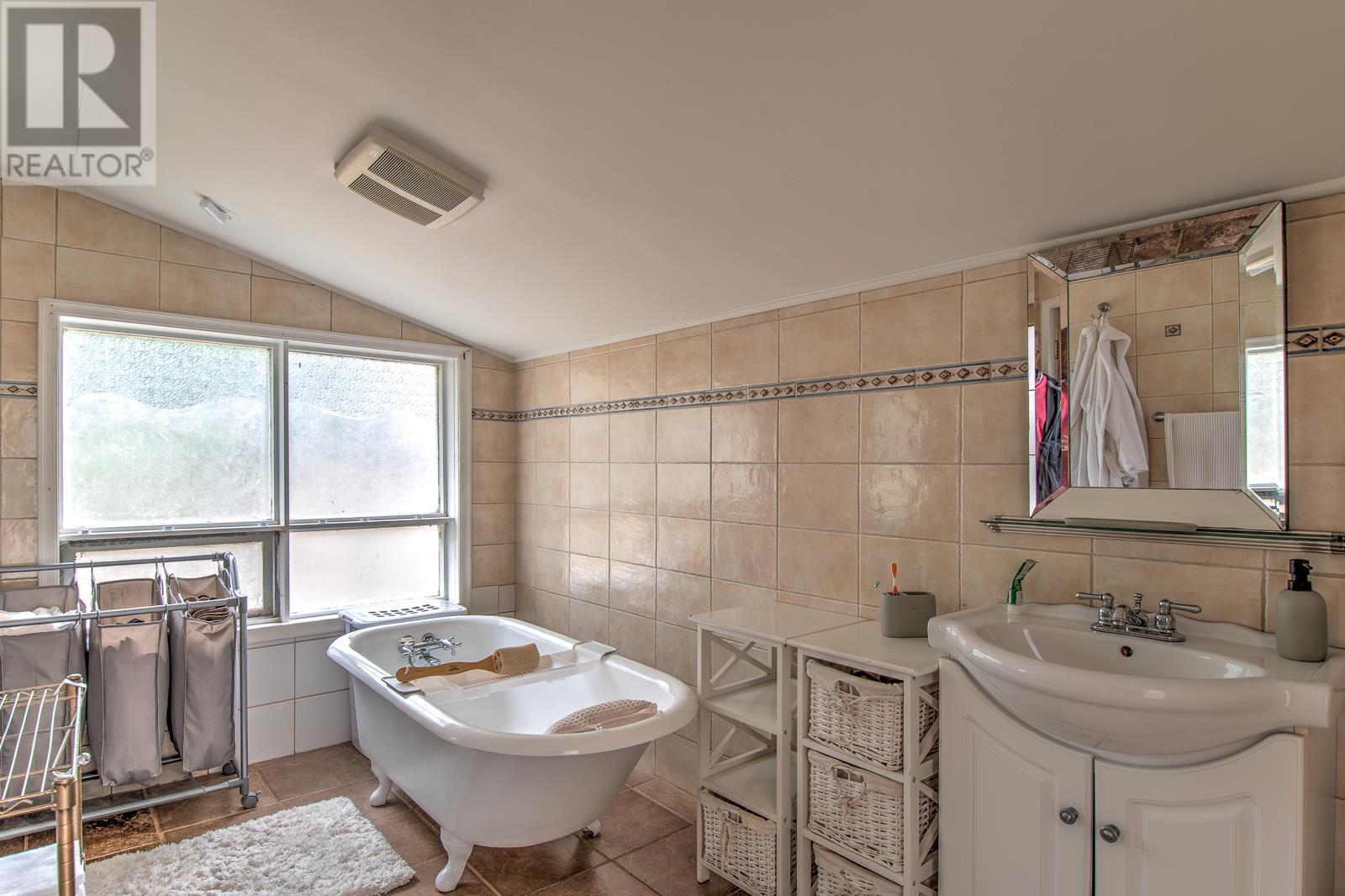 11 Gardom Lake Road, Enderby