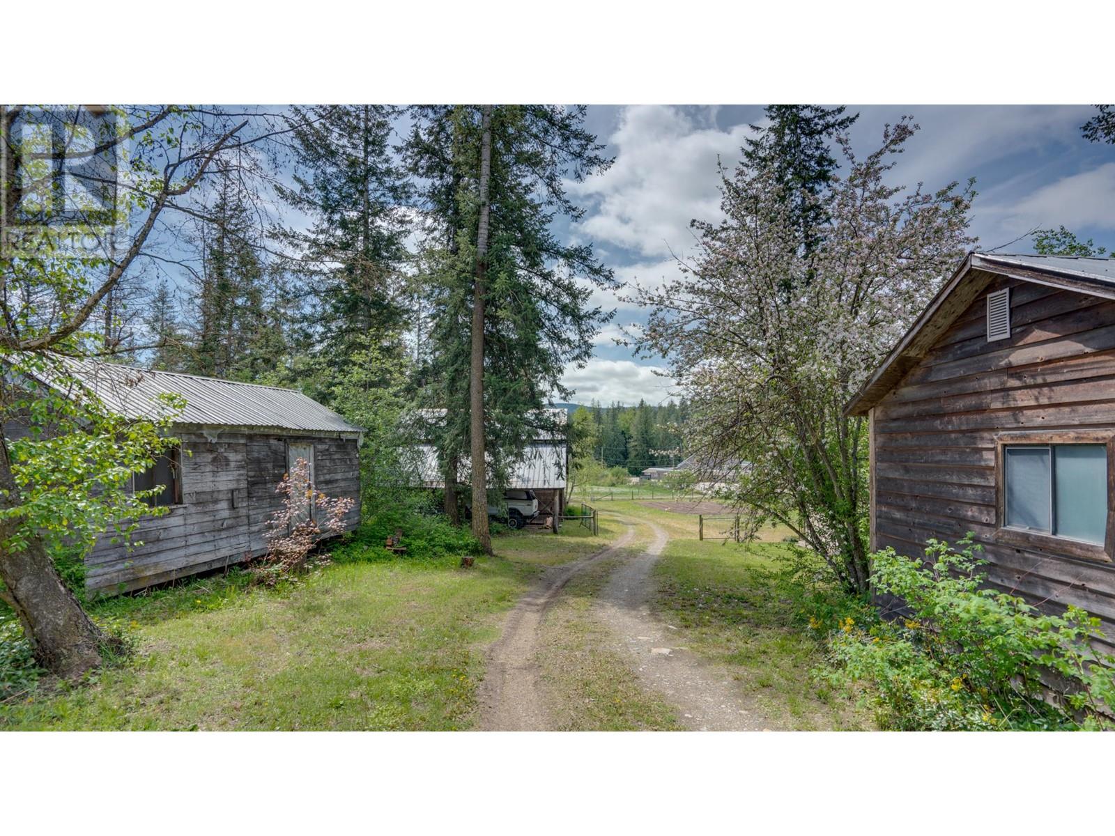 11 Gardom Lake Road, Enderby