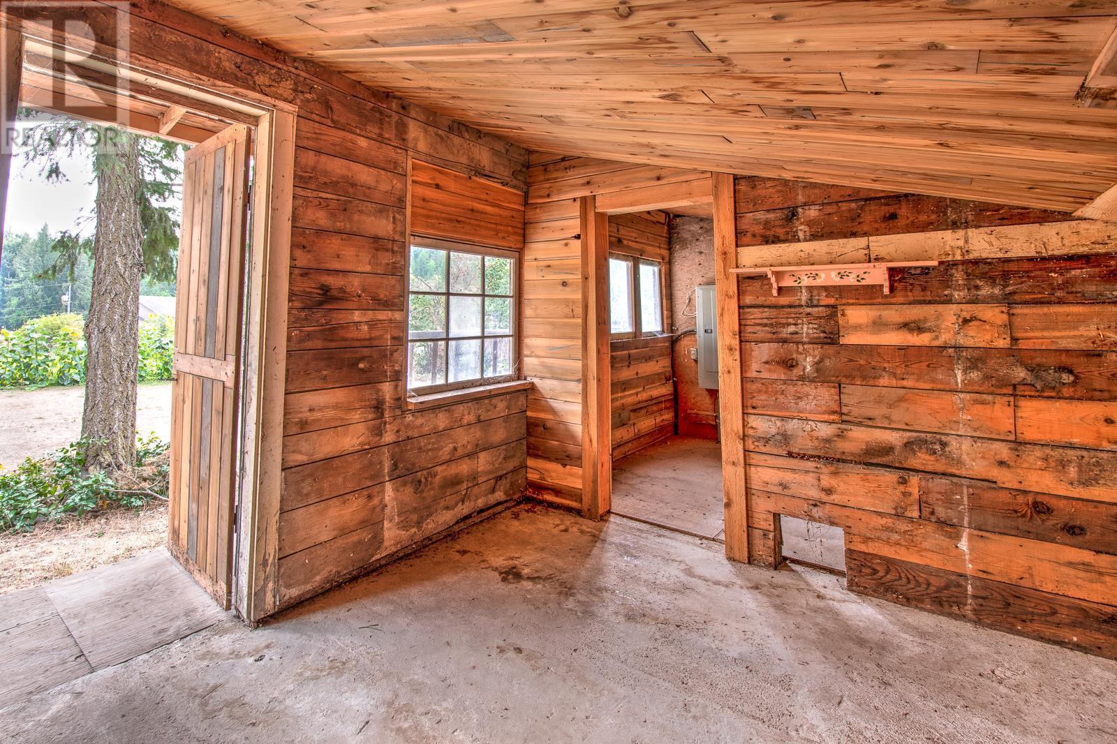 11 Gardom Lake Road, Enderby