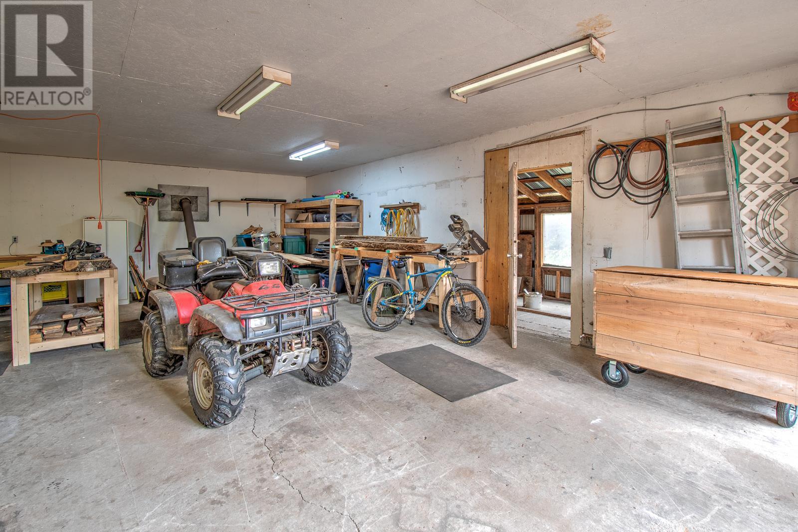 11 Gardom Lake Road, Enderby