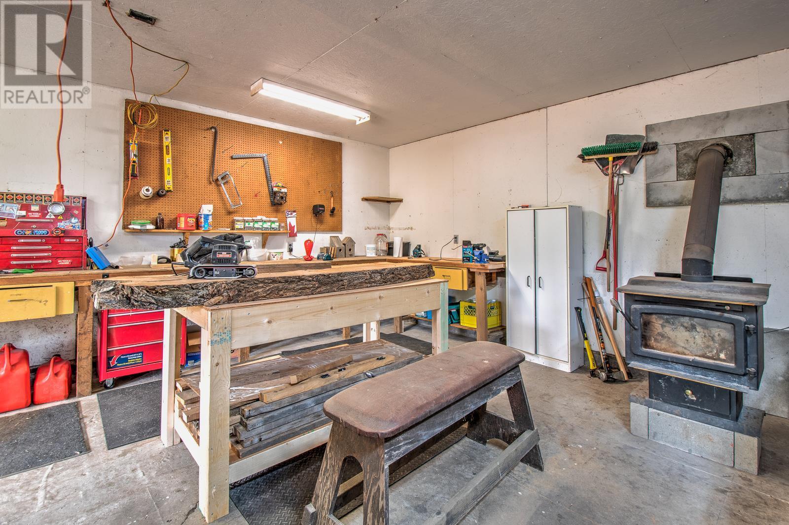 11 Gardom Lake Road, Enderby