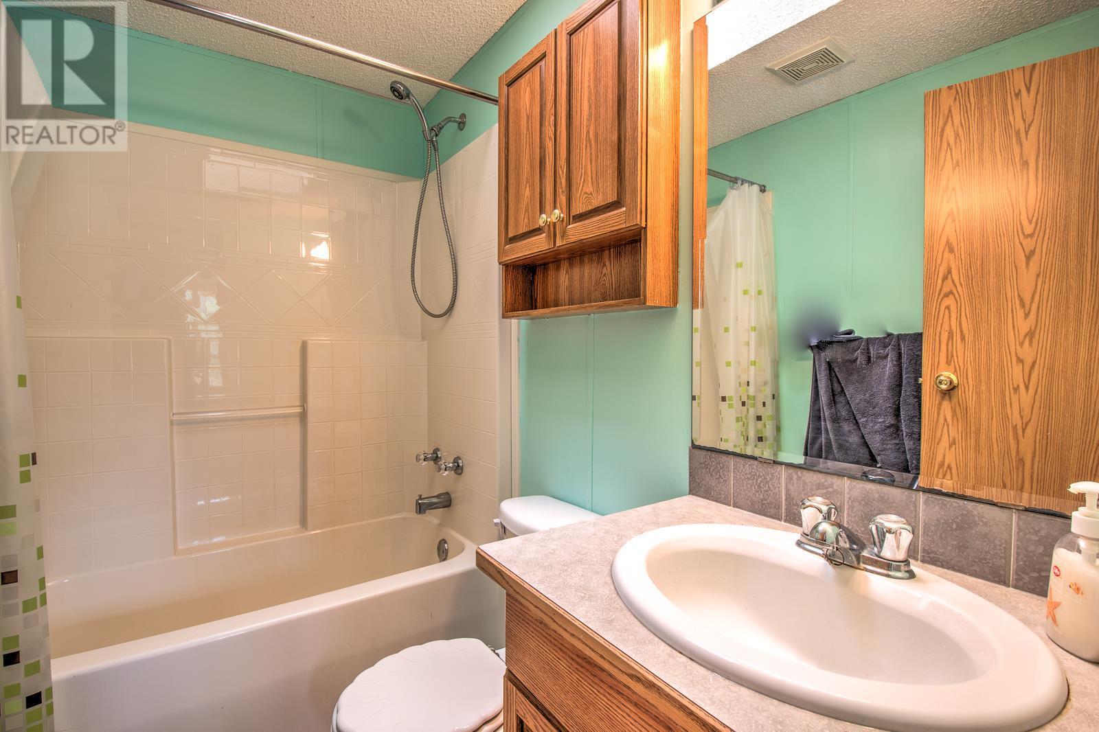 11 Gardom Lake Road, Enderby