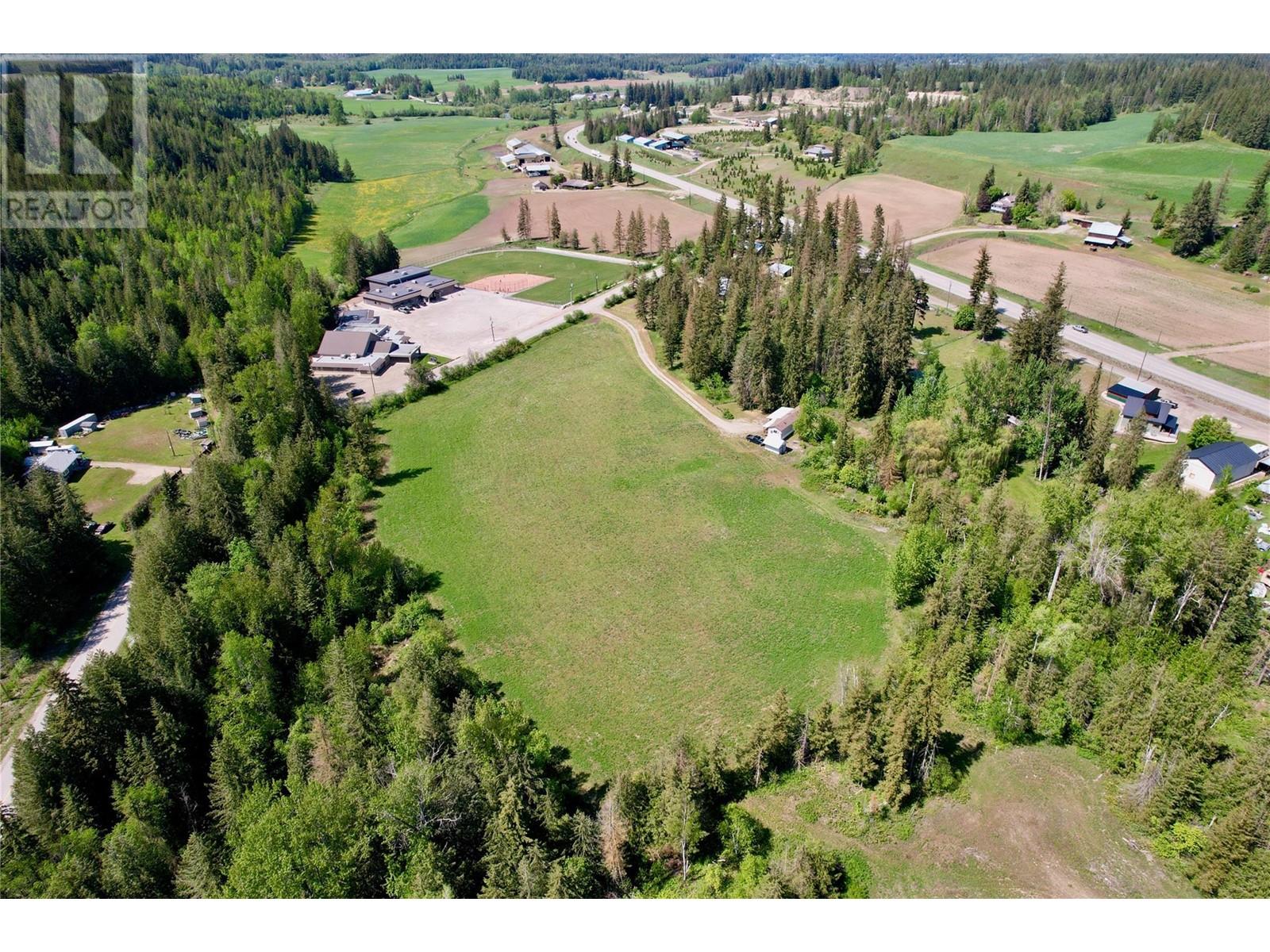 11 Gardom Lake Road, Enderby