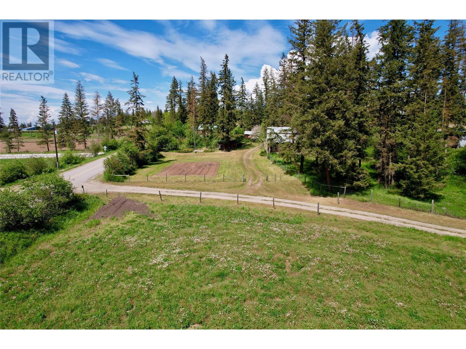 11 Gardom Lake Road, Enderby