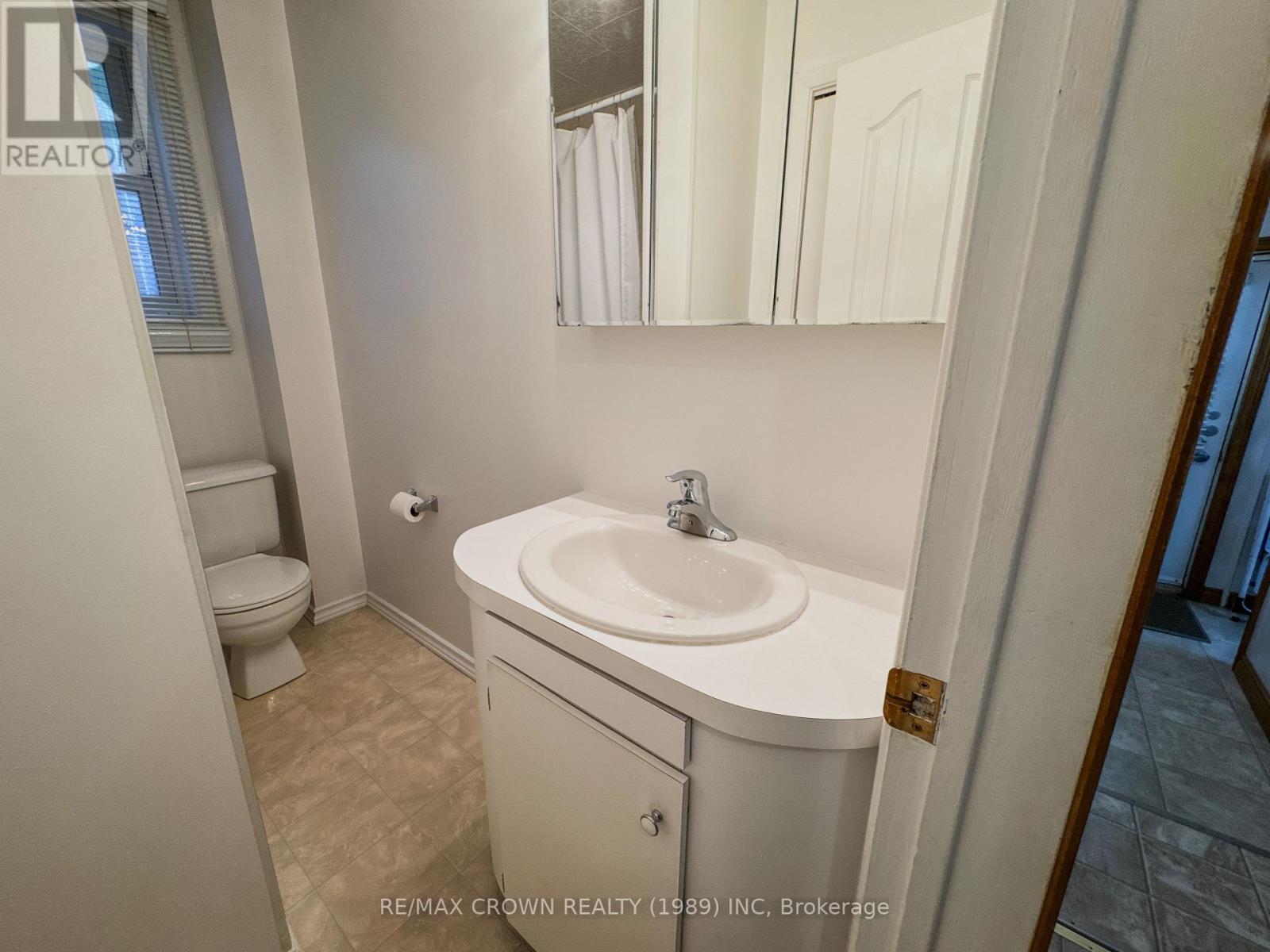 Photo 16 of 906 George Street, Hearst ON