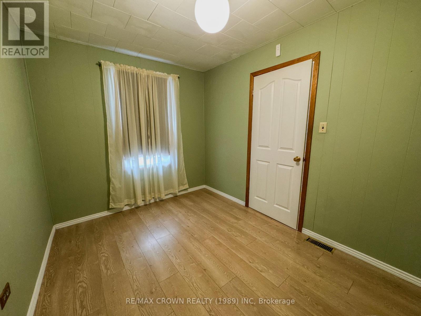 Photo 15 of 906 George Street, Hearst ON