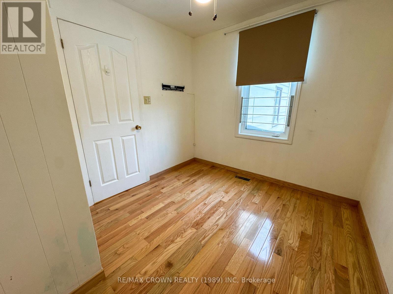 Photo 11 of 906 George Street, Hearst ON