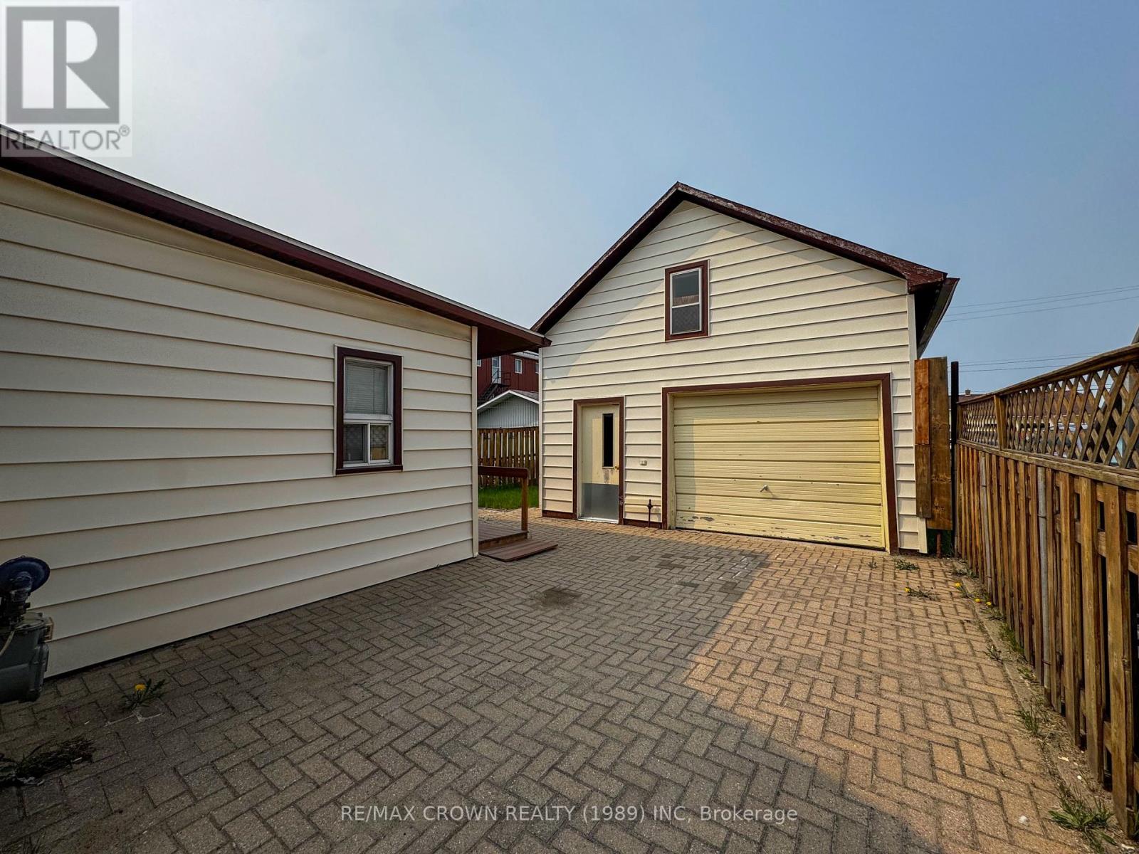 Photo 24 of 906 George Street, Hearst ON