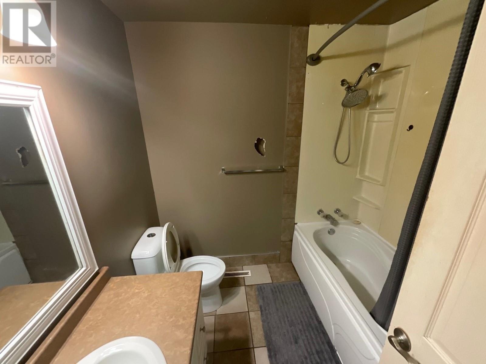 Photo 7 of 9707 Willow Road, Fort St John BC