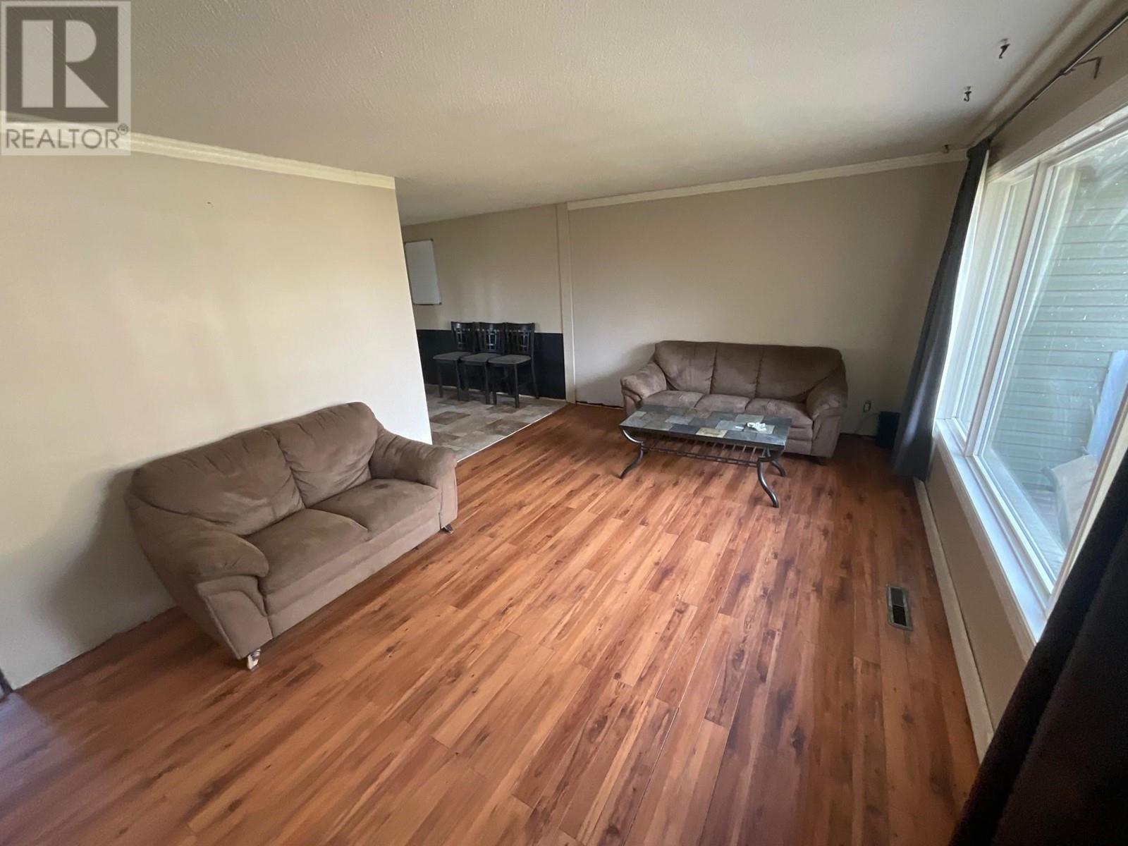 Photo 3 of 9707 Willow Road, Fort St John BC