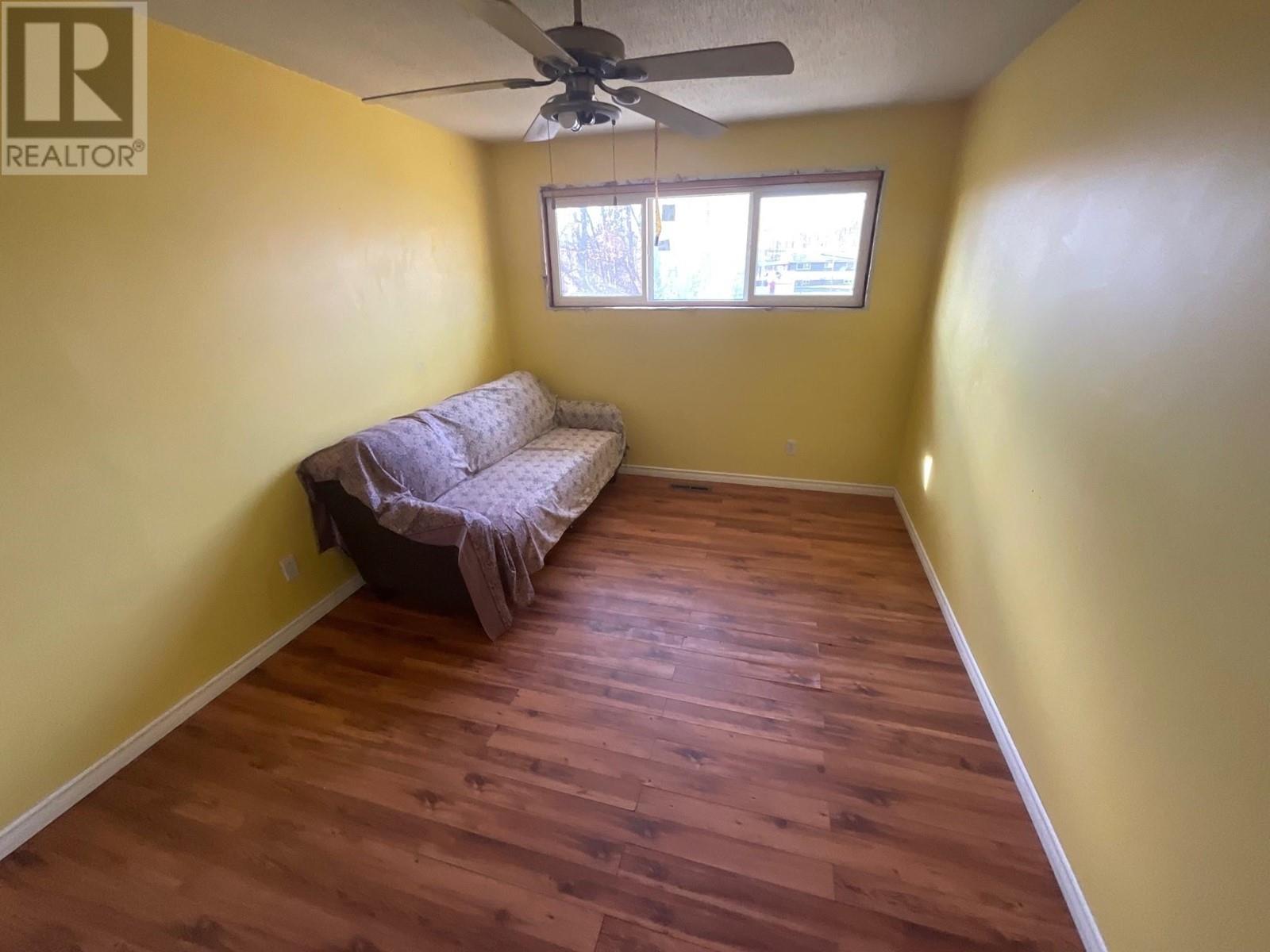 Photo 8 of 9707 Willow Road, Fort St John BC