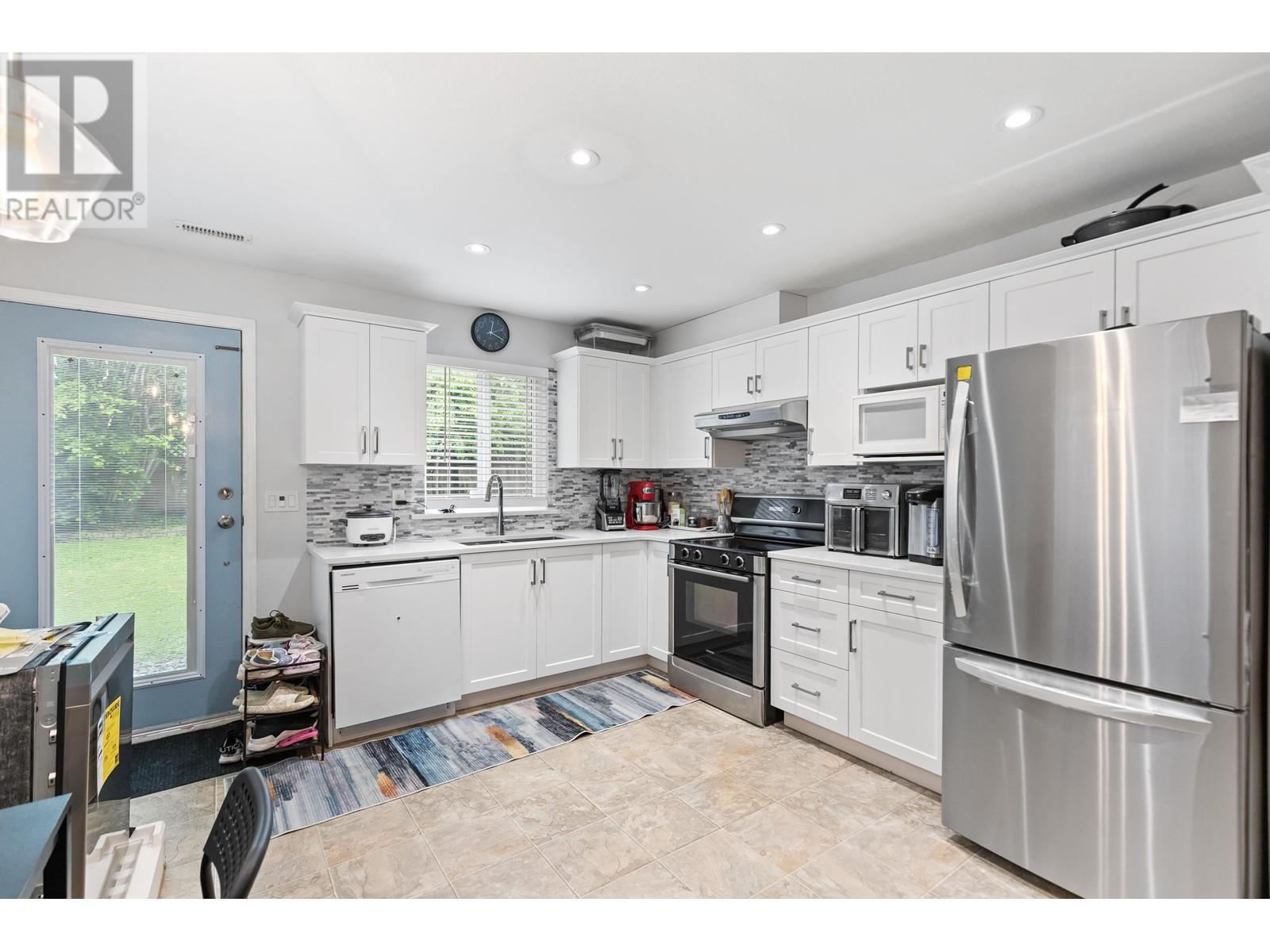 Photo 9 of 23881 114 A Avenue, Maple Ridge BC
