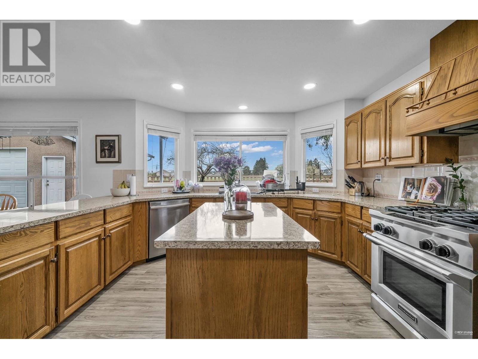 6585 HOLLY PARK DRIVE, Delta real estate listing R3009921