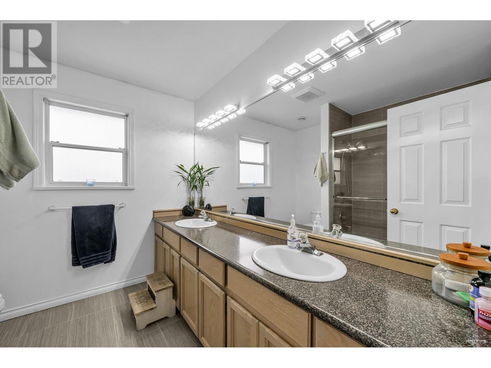 6585 HOLLY PARK DRIVE, Delta real estate listing R3009921