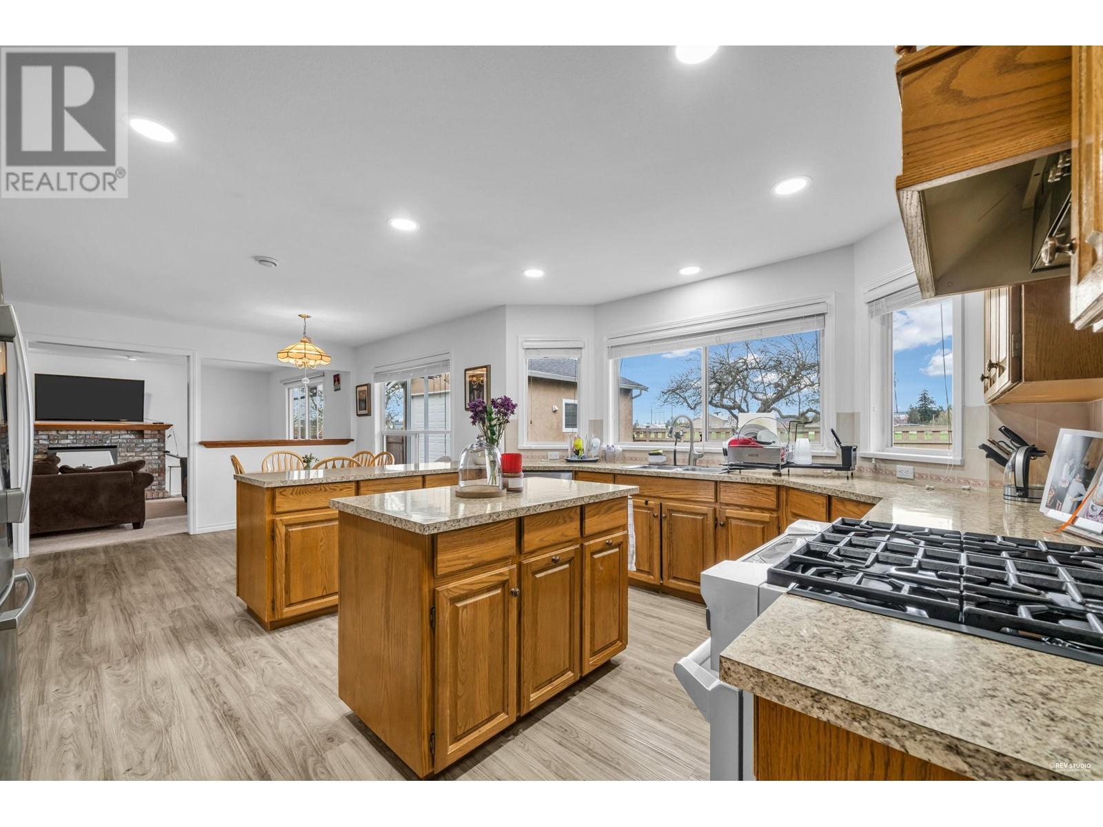 6585 HOLLY PARK DRIVE, Delta real estate listing R3009921