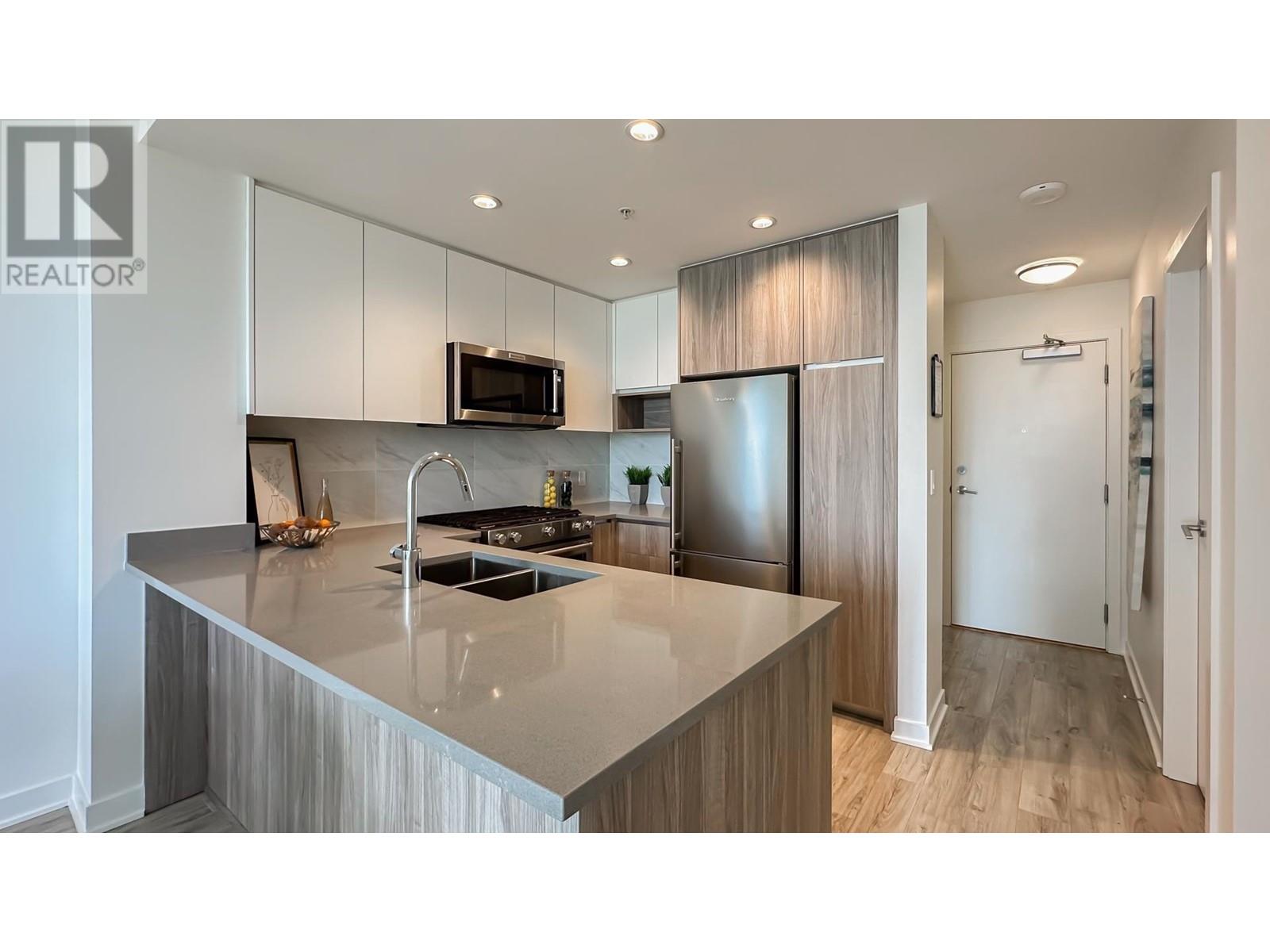 Photo 6 of 1003 8940 University Crescent, Burnaby BC