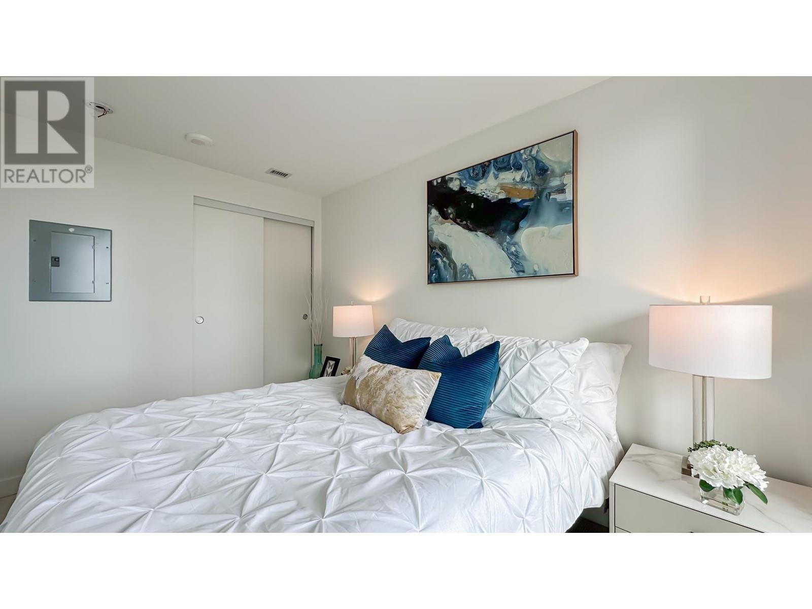 Photo 3 of 1003 8940 University Crescent, Burnaby BC