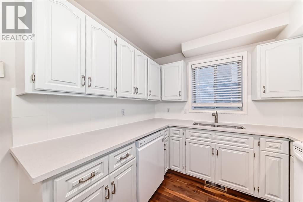 Single Family House for Sale in    Avenue SW Sunalta Calgary 