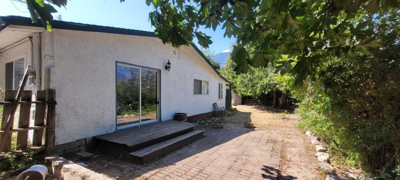 669 WALLACE STREET, Hope, Hope