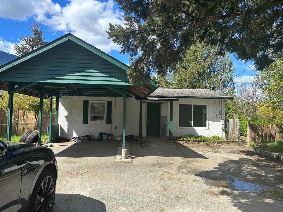 669 WALLACE STREET, Hope, Hope