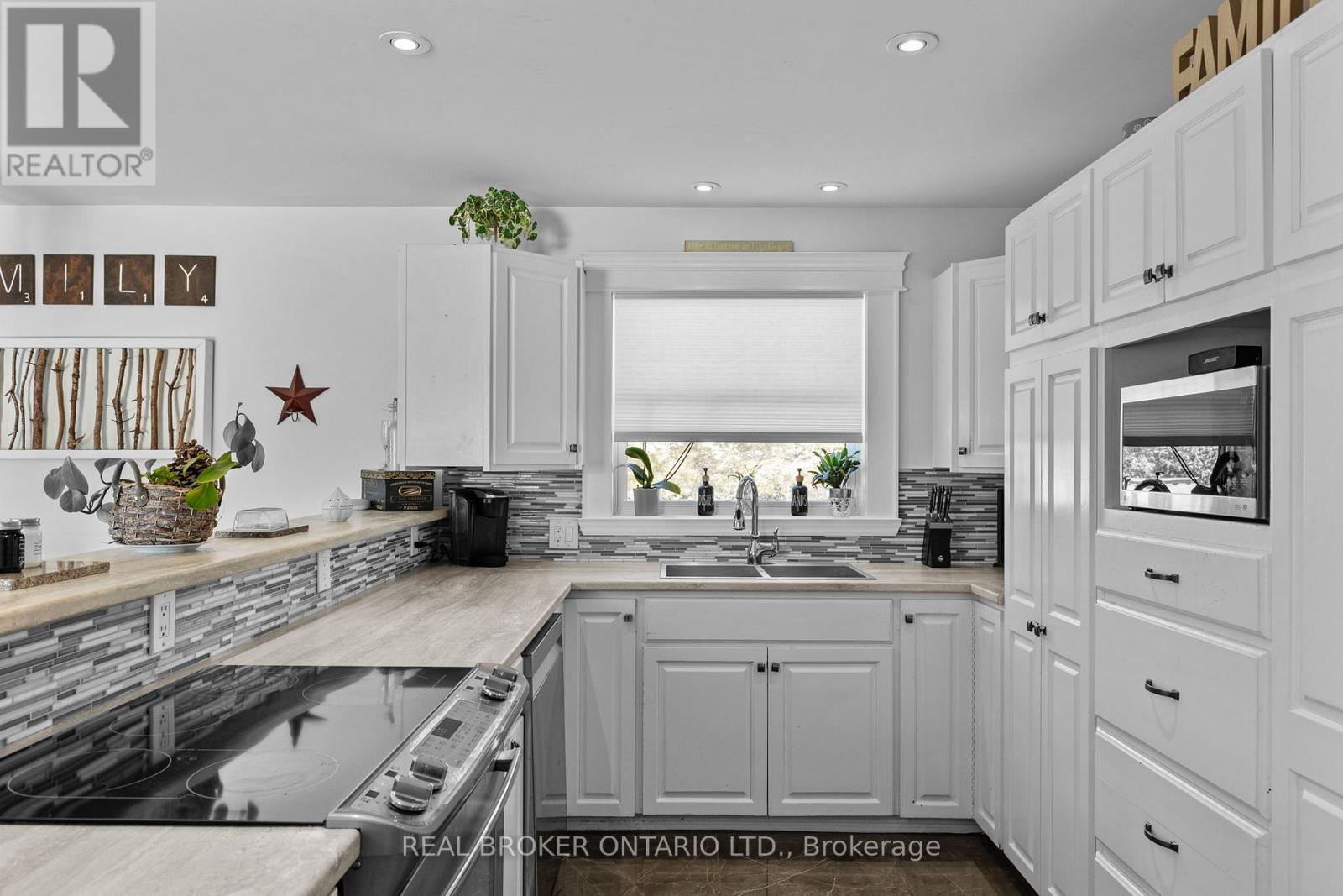 Photo 28 of 48 Campbell Beach Road, Kawartha Lakes ON