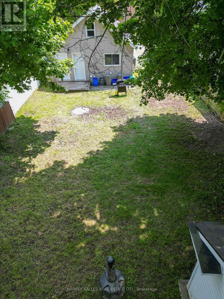 Photo 6 of 105 Ormond Street N, Thorold ON