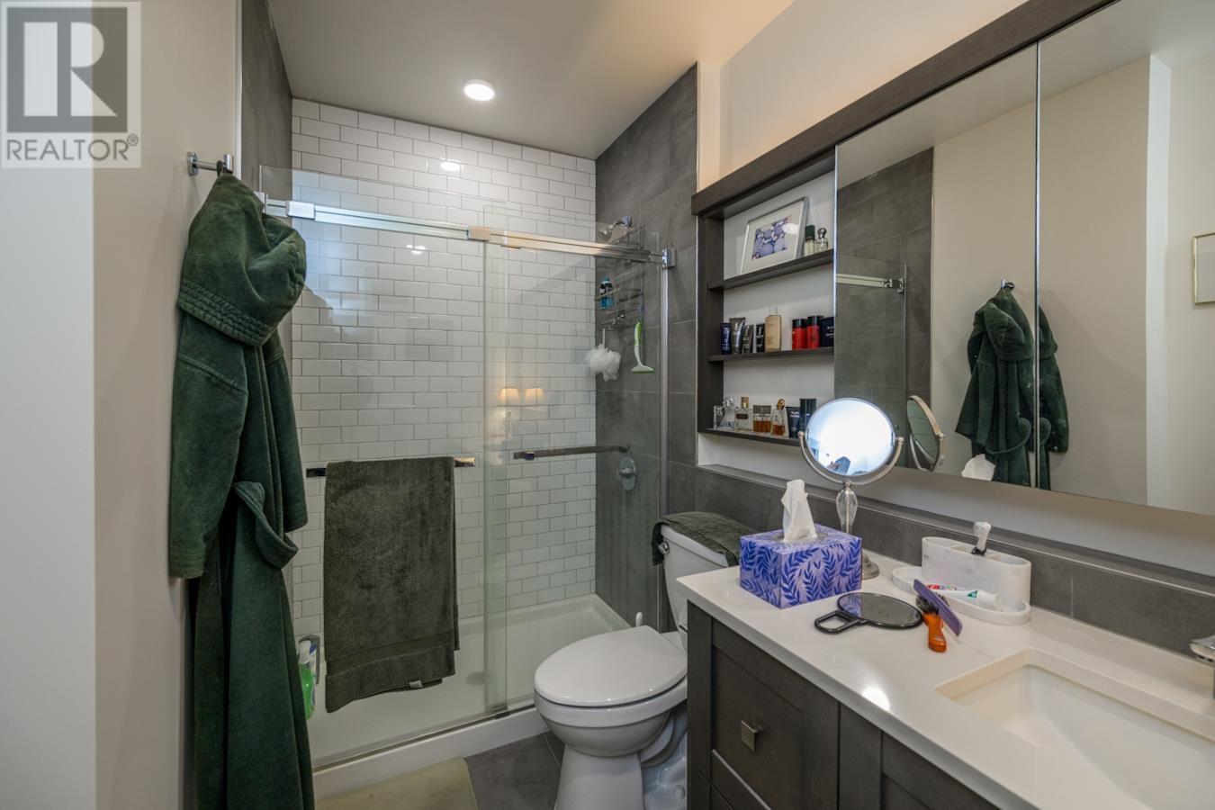 Photo 15 of 302 1087 6th Avenue, Prince George BC