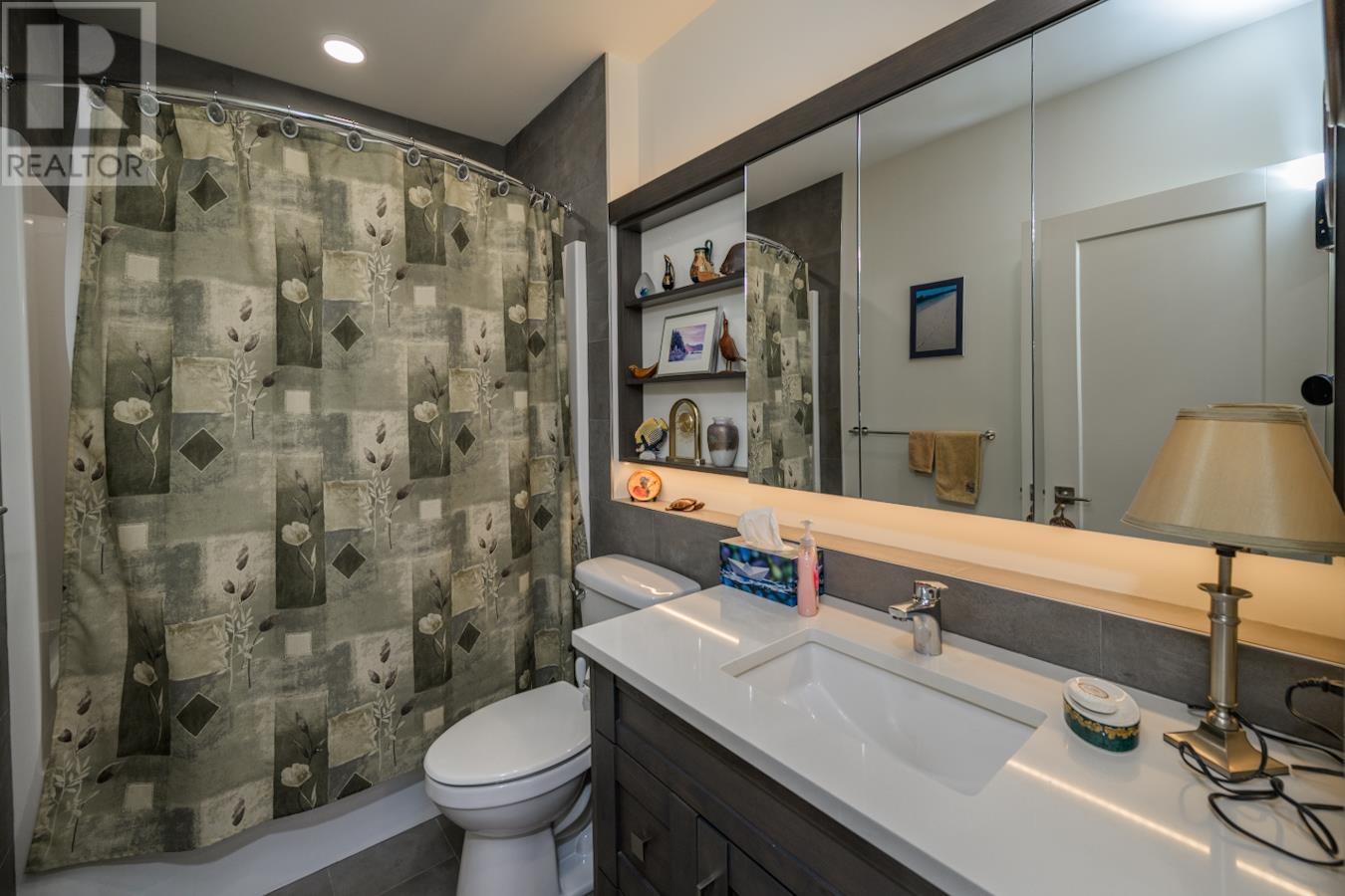 Photo 11 of 302 1087 6th Avenue, Prince George BC