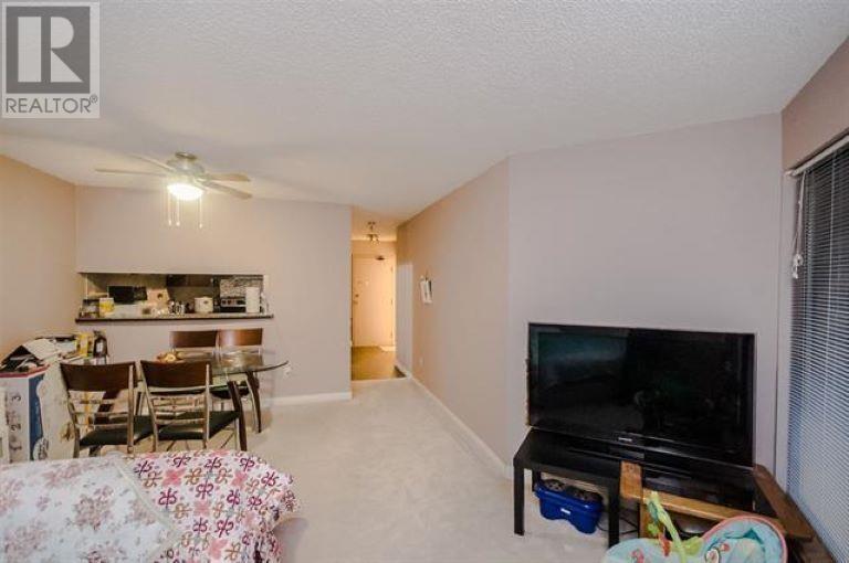 317 8460 ACKROYD ROAD, Richmond