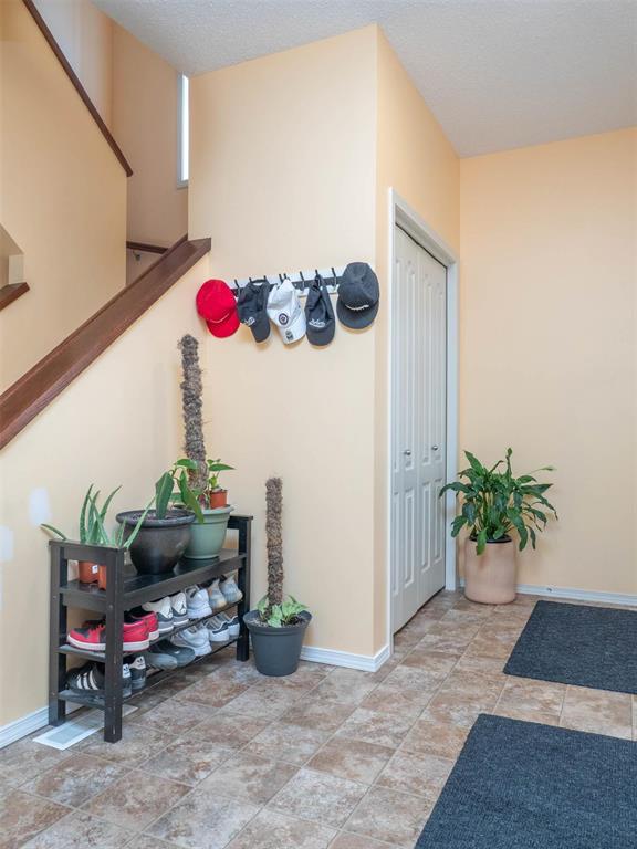 Photo 12 of 55 Hillbrook Drive, Winnipeg MB