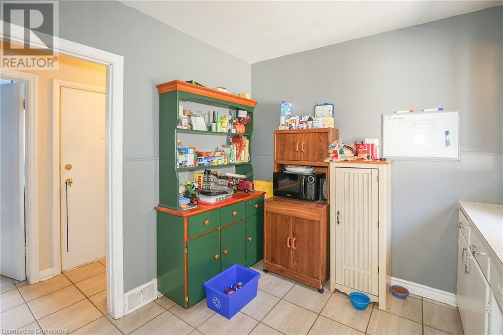 Photo 10 of 67 St George Street, St Catharines ON